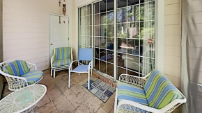Tranquil Hideaway 4 Bdrm Condo in Avian Forest